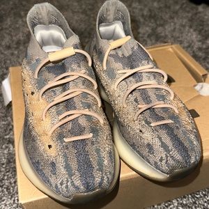 Unisex Yeezy 380 mist size 13K kept in good condition.